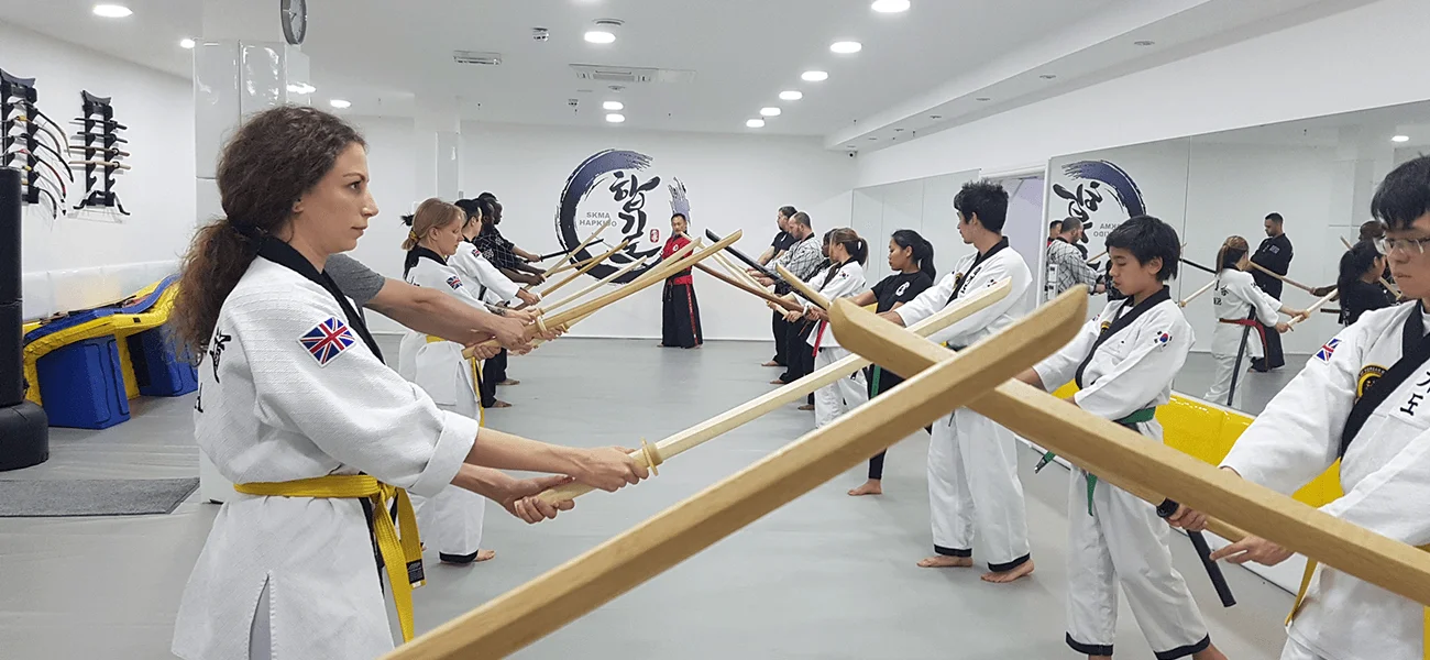 Kummooyeh sword demonstration